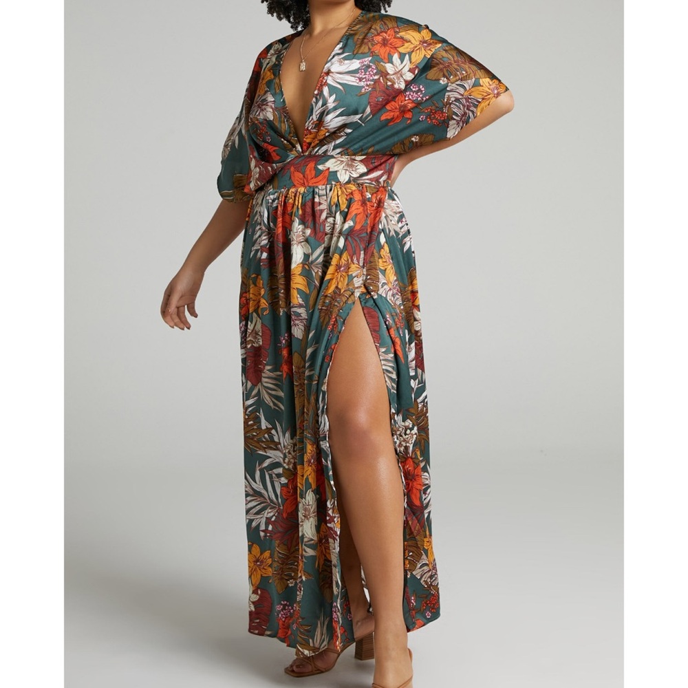 🌺 Vacay Ready Plunge Midi Dress – Teal Floral Satin, Size 16 🌺 - Picture 2 of 6